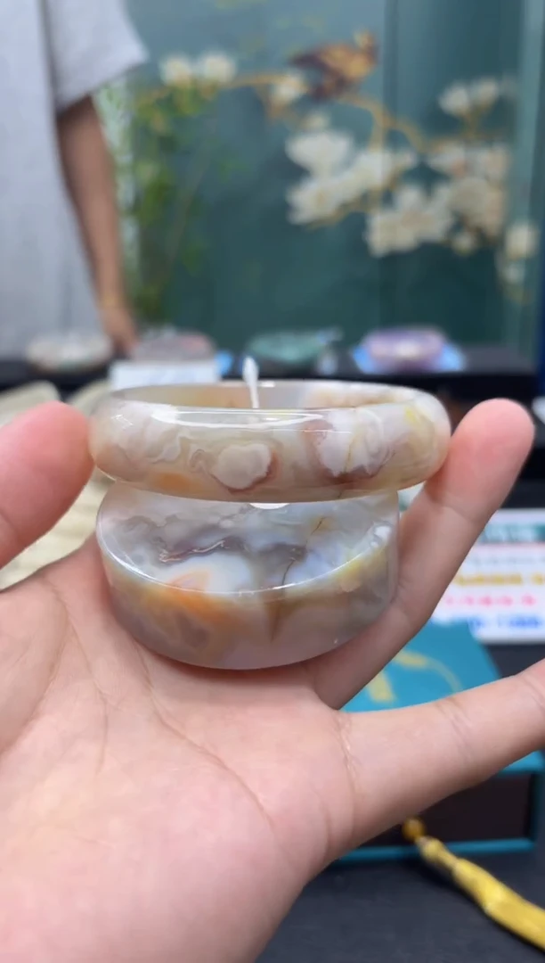 未镶嵌手镯石英质玉A95(63圈赠送镯心)