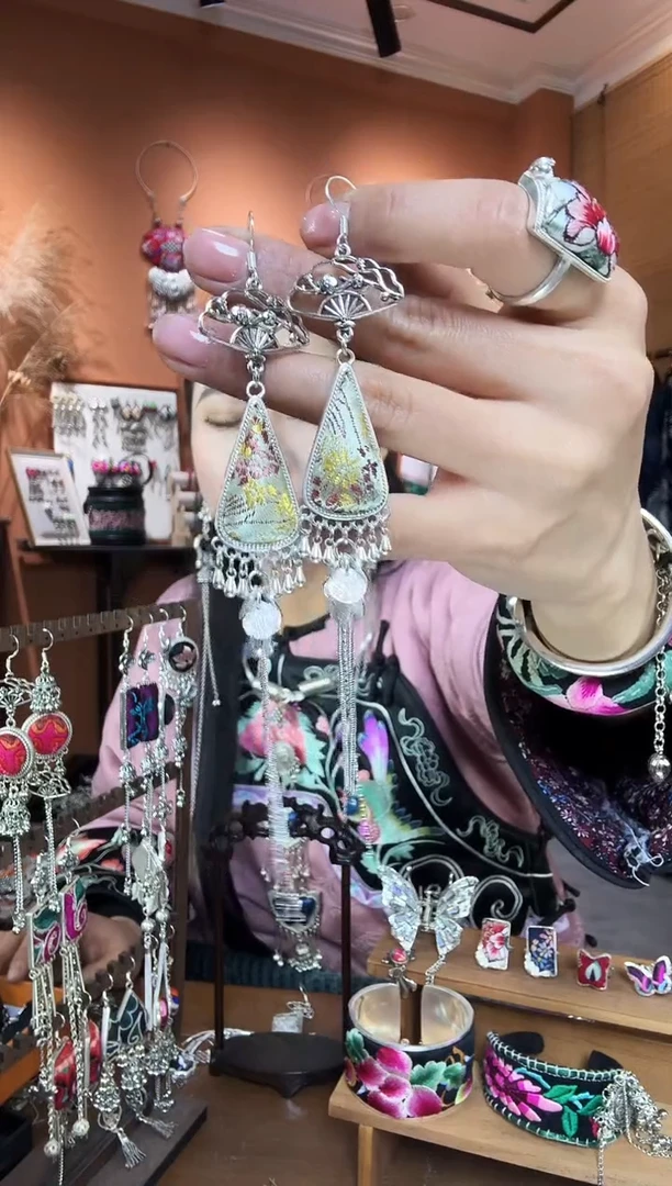 【闪购商品】刺绣纯手工民族风耳环