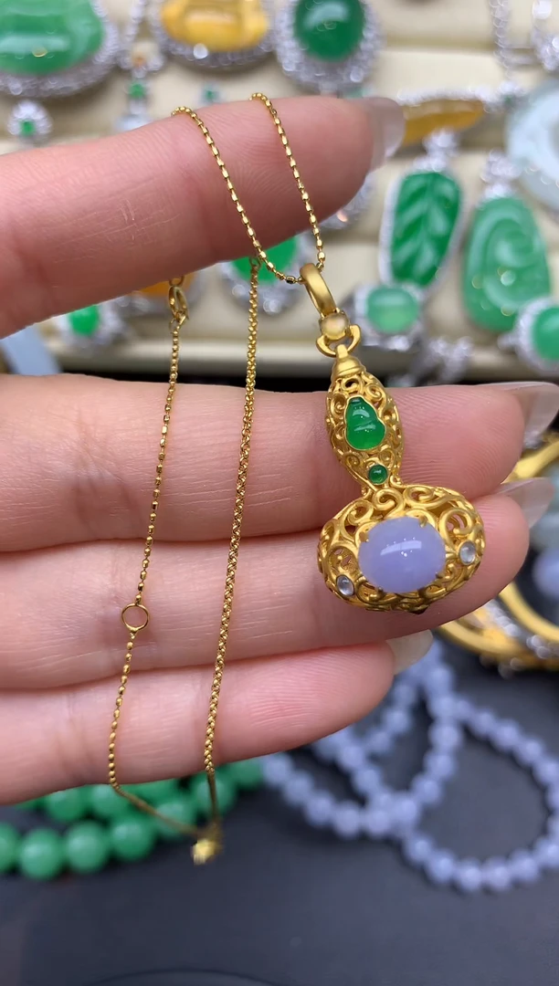 翡翠18K金镶嵌颈饰396