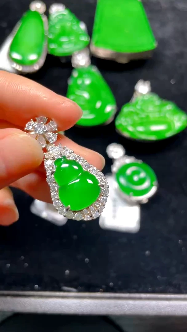 【闪购商品】翡翠吊坠(不含链)银S925镶嵌吊坠