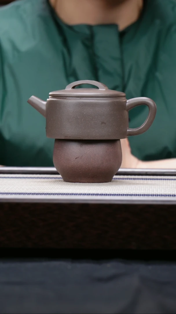 【闪购商品】紫砂茶壶大水潭天青 汉瓦 ＋金箔杯