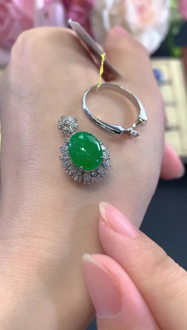 18K金镶嵌戒指翡翠b167