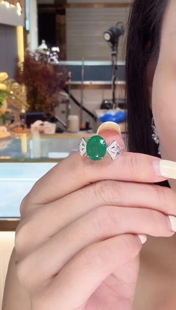 铂Pt950镶嵌戒指祖母绿3.9ct祖母绿02014