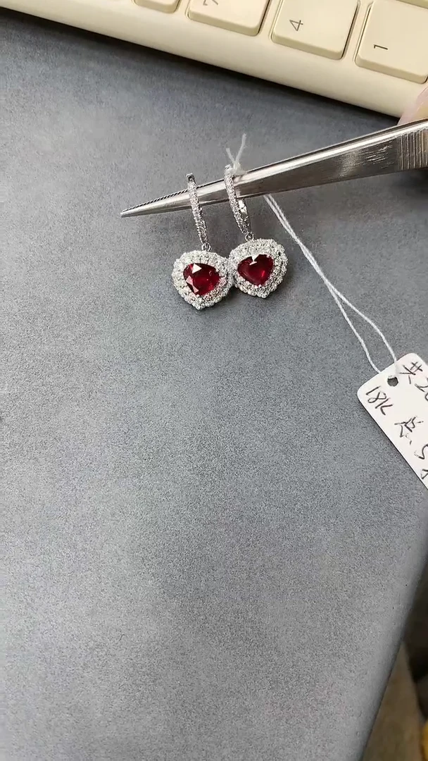18K金镶嵌耳环红宝石红宝石耳环