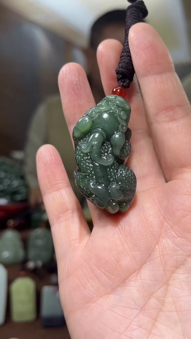 颈饰未镶嵌和田玉·