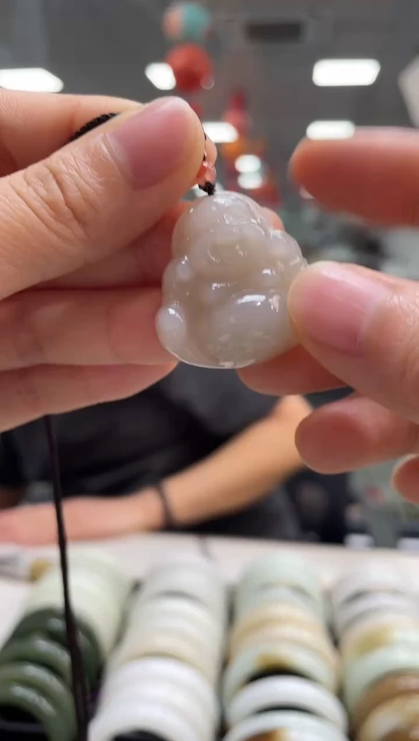 和田玉未镶嵌颈饰紫藕佛公吊坠随机发一件