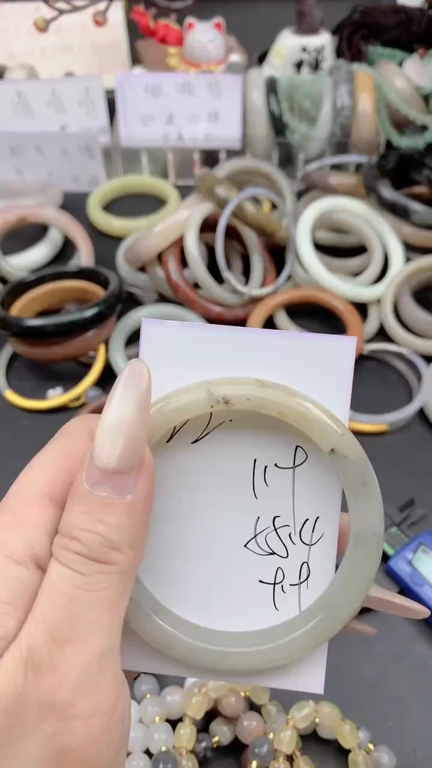 未镶嵌手镯石英质玉119