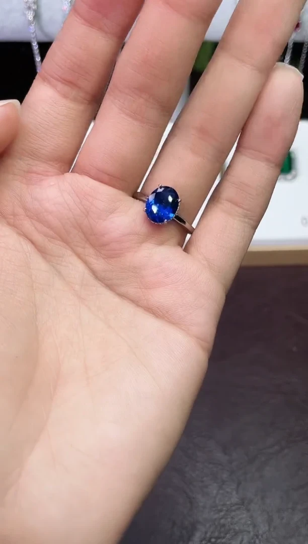 合金合成钻石蓝宝戒指