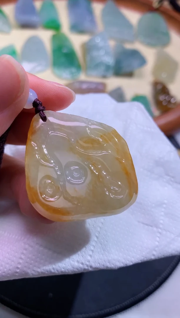 颈饰未镶嵌翡翠