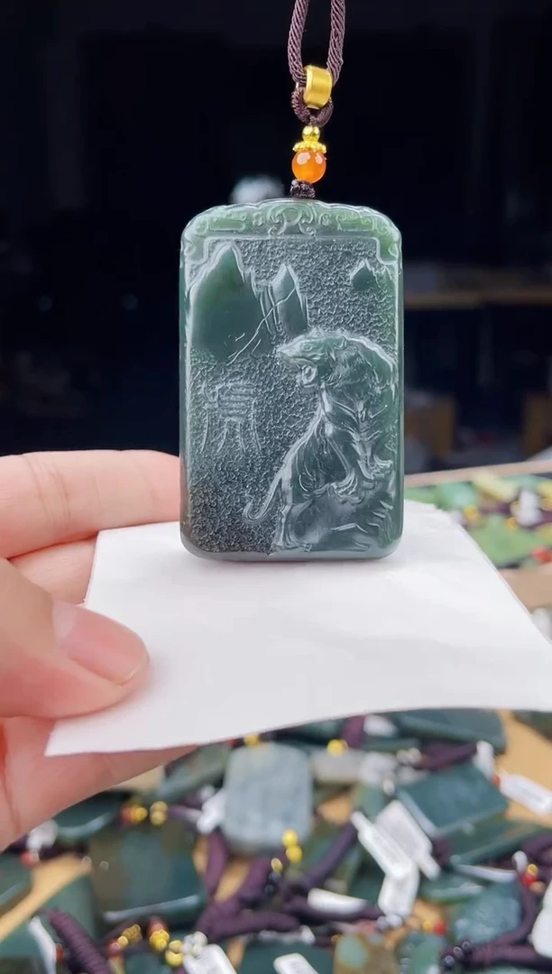 颈饰未镶嵌和田玉1