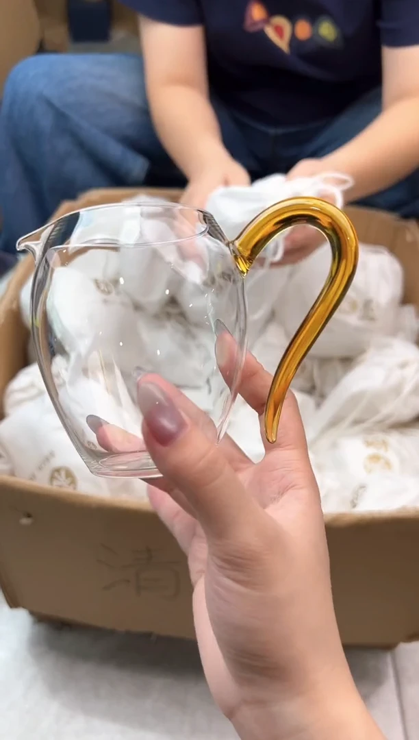 禾墨清雅浅黄色