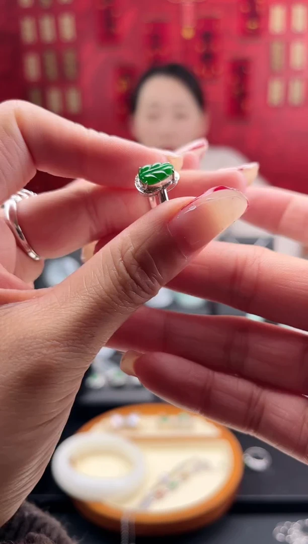 【闪购商品】翡翠戒指18K金镶嵌戒指