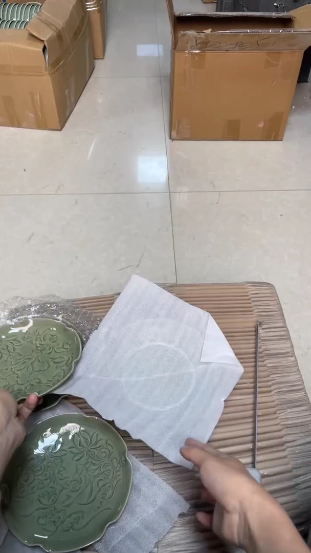 陶瓷纯手工秘色花口壶承 纹饰随机发