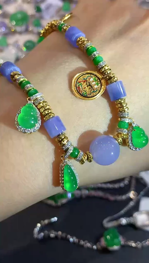 18K金镶嵌手链翡翠YS多样性发其一