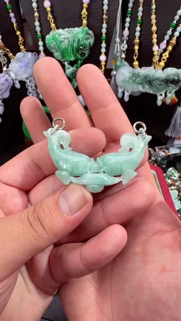 翡翠未镶嵌颈饰吊坠