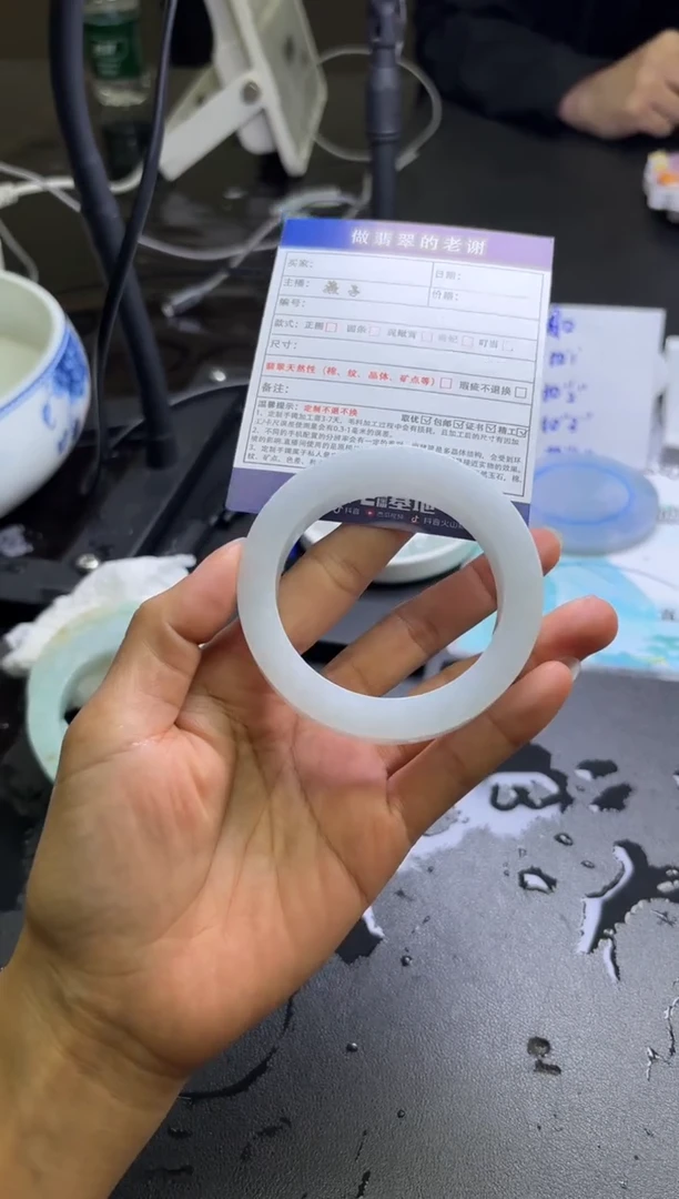 未镶嵌手镯定制翡翠红*定制手镯不退不换