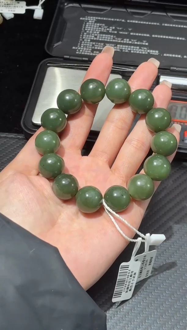 未镶嵌手串和田玉若羌糖青黄口微色差卡15圆珠手串