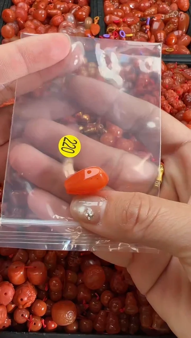 【闪购商品】南红玛瑙颈饰未镶嵌1