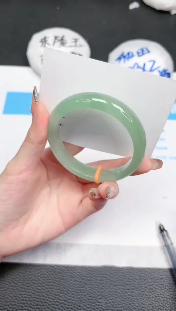 【闪购商品】石英质玉手镯未镶嵌120-56.4