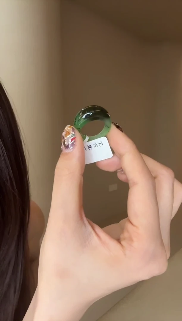 未镶嵌戒指和田玉13码带皮猕猴桃