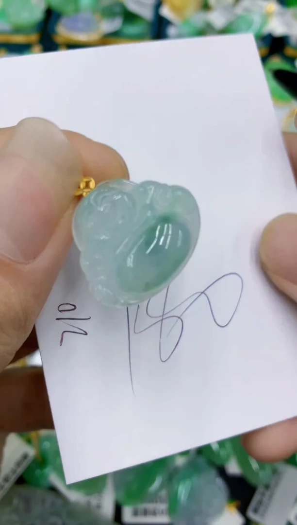 翡翠18K金镶嵌颈饰11111111111