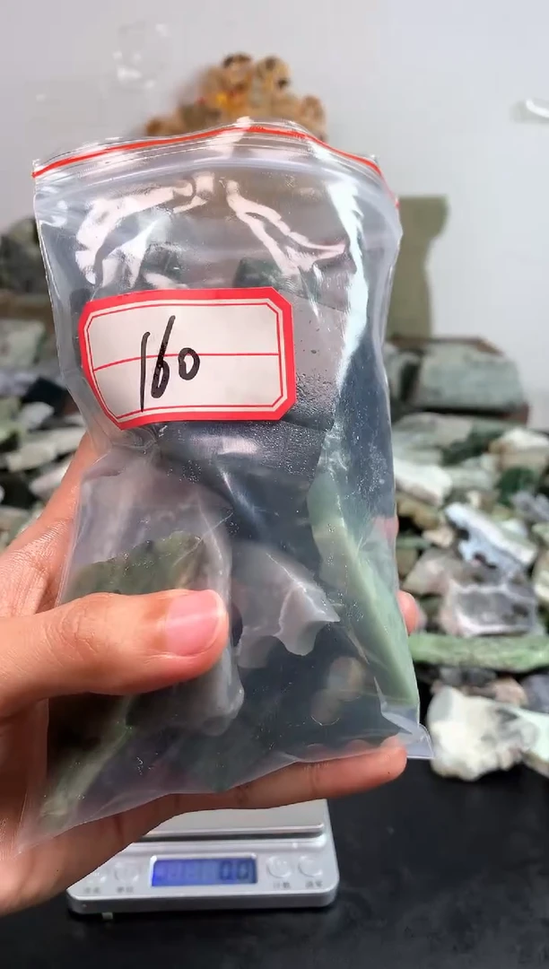 未镶嵌和田玉摆件160