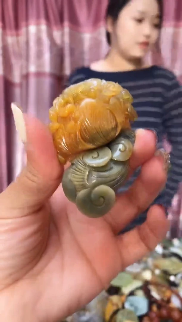 未镶嵌岫玉吊坠