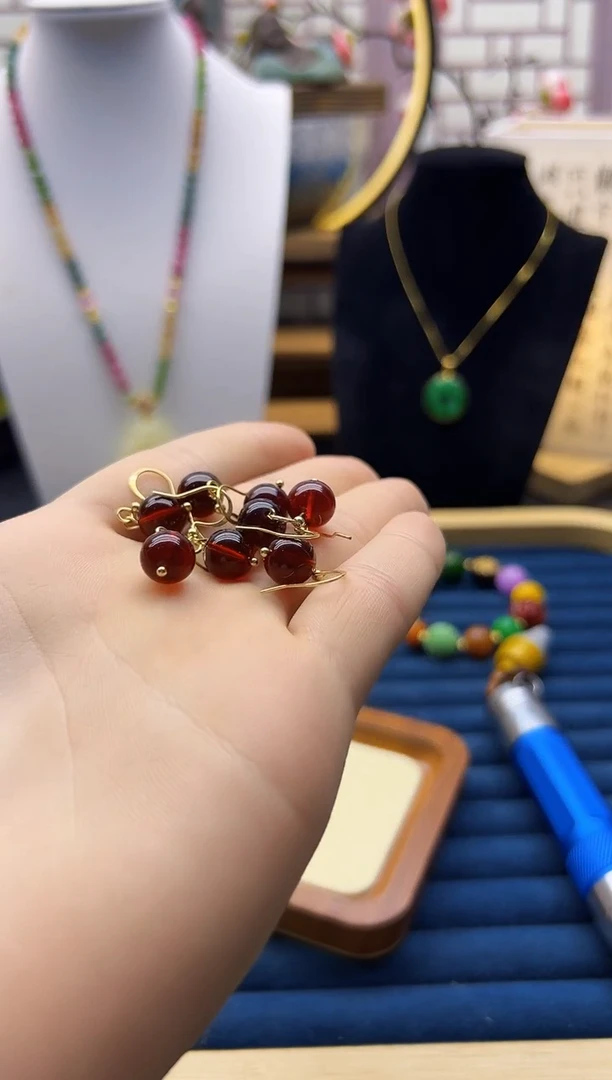 【闪购商品】血珀耳饰14K金镶嵌E29