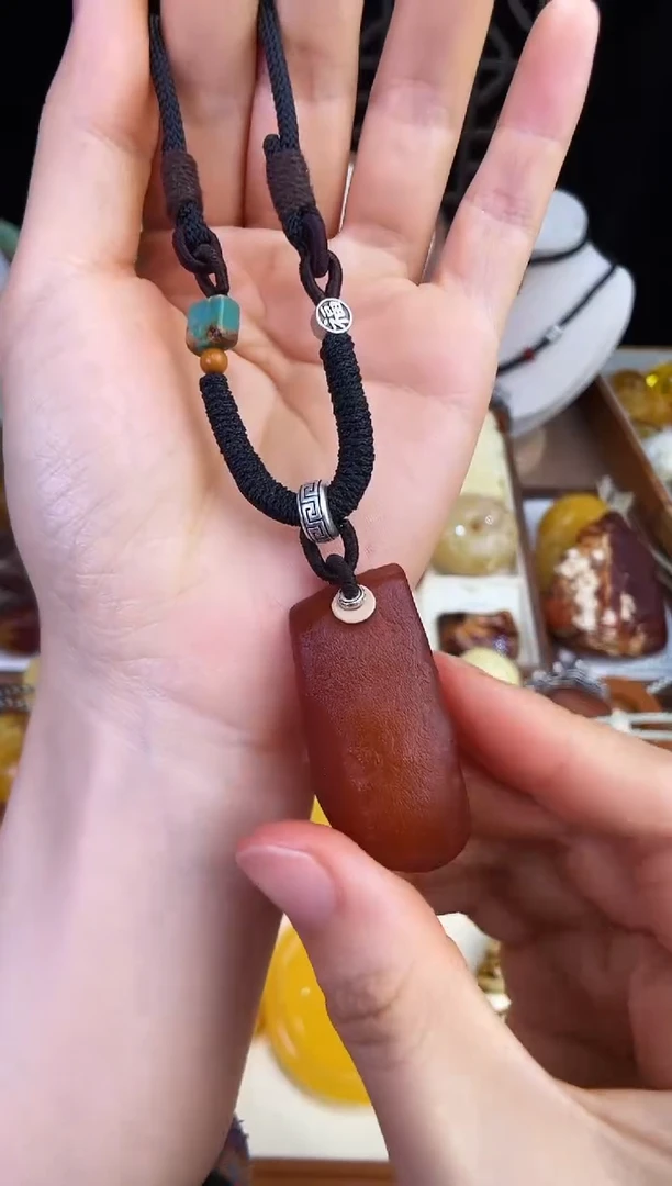 未镶嵌琥珀珠宝奇石柒月