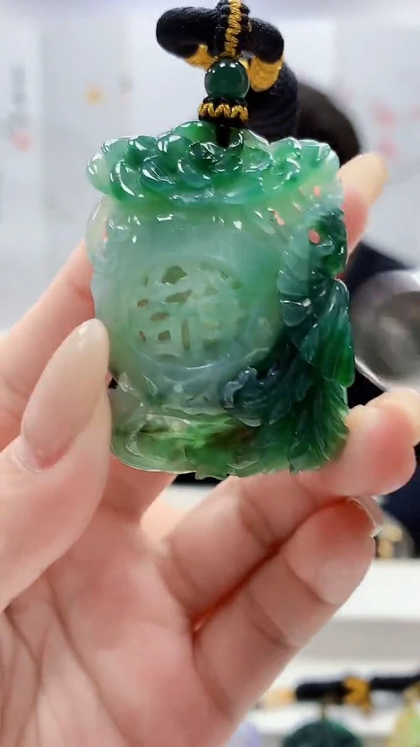 未镶嵌定制翡翠5060lr-毛货挂件30