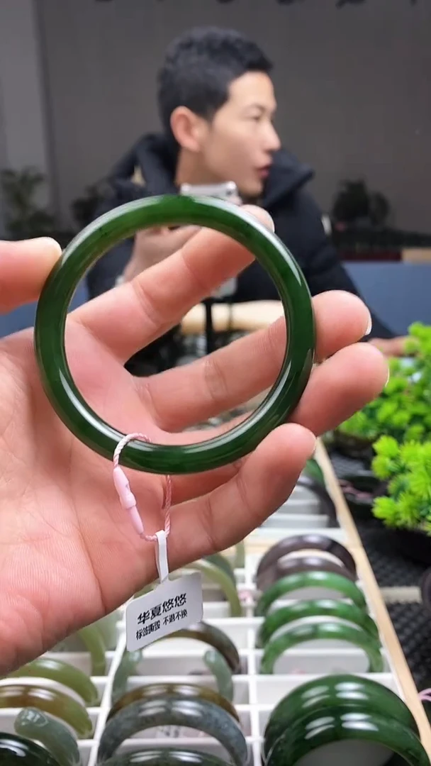 【闪购商品】和田玉手镯未镶嵌60