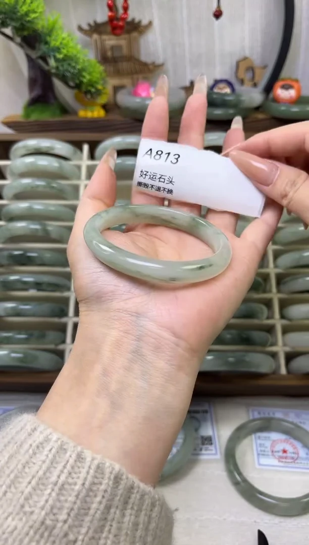未镶嵌手镯石英质玉微瑕813