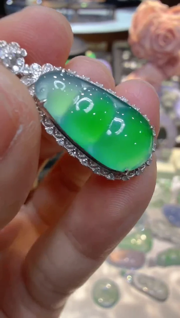 吊坠(不含链)18K金镶嵌翡翠多样性团购发一件