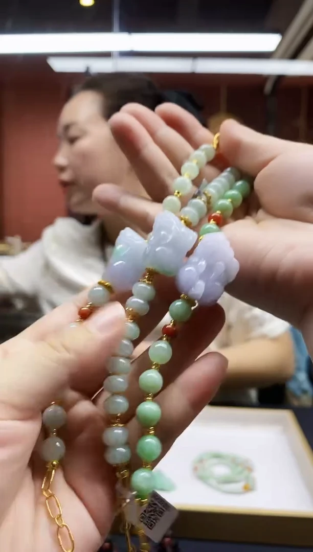 颈饰未镶嵌翡翠翡翠手串多样性发其一