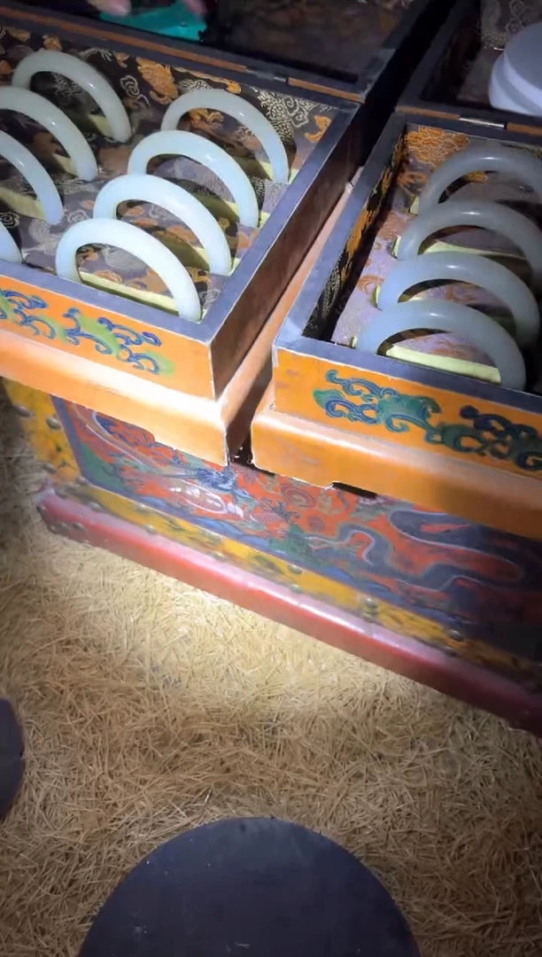 和田玉手镯未镶嵌一对大象灰一对羊油白细条