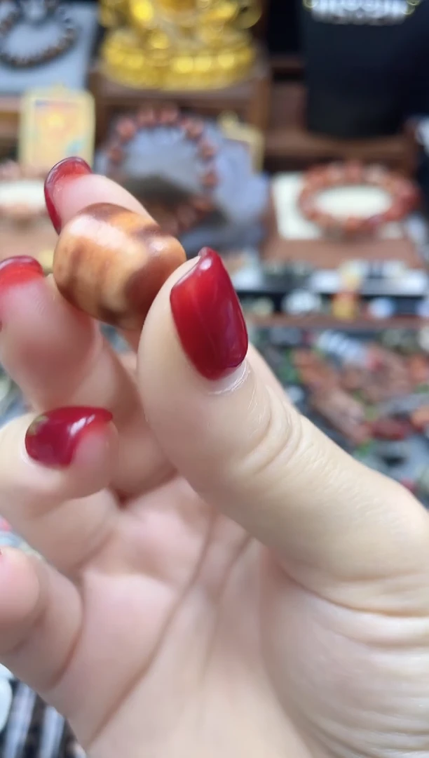 未镶嵌珠珠玛瑙/玉髓金蟾红肉断珠无界