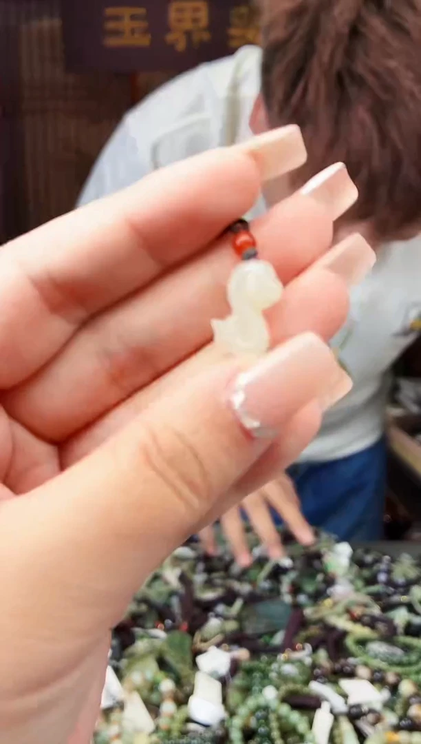 和田玉未镶嵌颈饰拍一发一