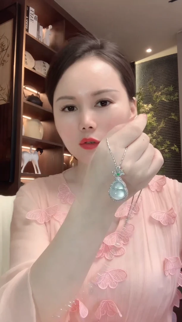 吊坠(不含链)18K金镶嵌翡翠A40