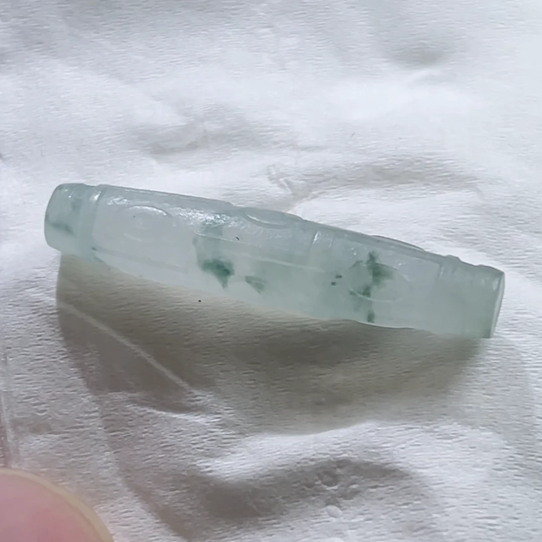 冰种飘兰花翡翠天竺款挂件，可以做手链，横着戴竖着戴，精美女士款