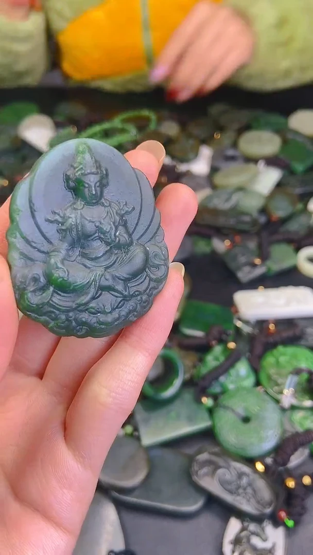 颈饰未镶嵌和田玉1