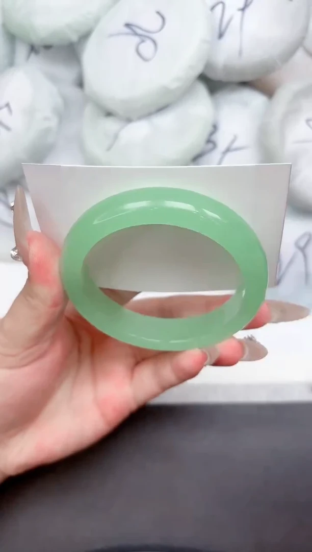 未镶嵌手镯石英质玉173-59.6