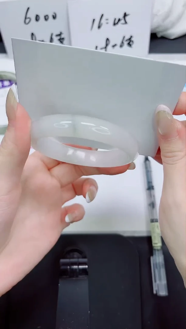 石英质玉手镯未镶嵌60