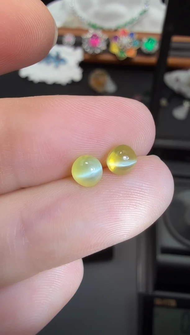 裸石金绿宝石猫眼1.58CT-A162-2P