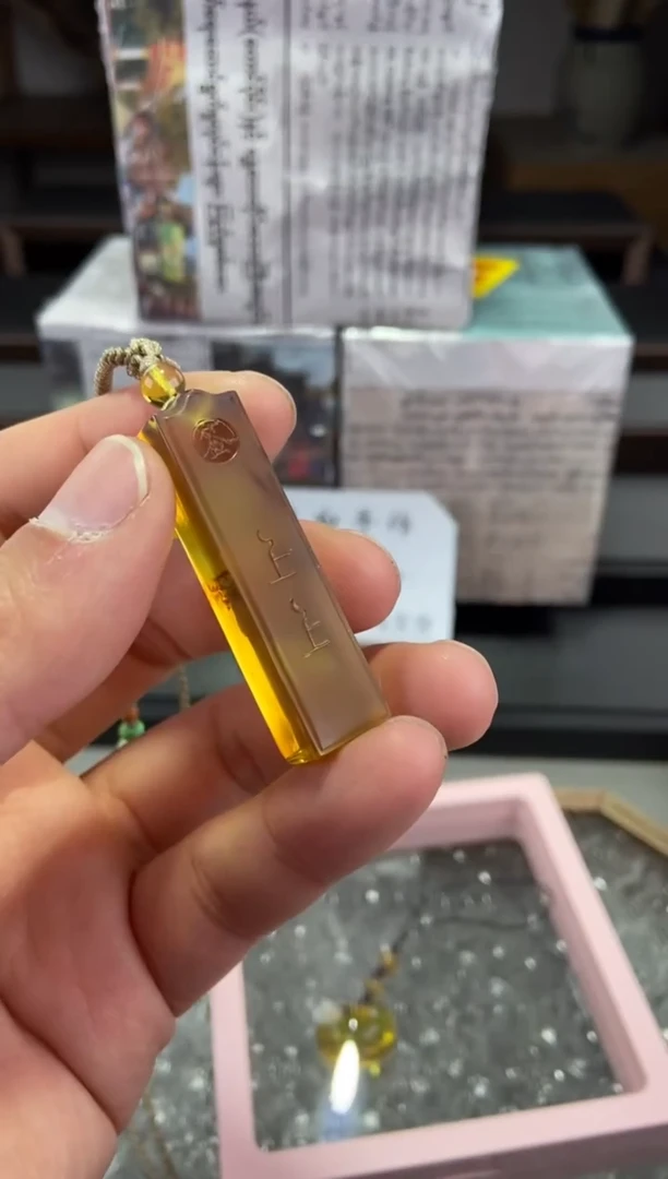 琥珀颈饰未镶嵌上上签