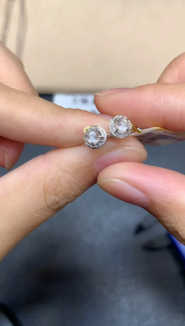 18K金镶嵌翡翠耳饰蛋面【无服务费