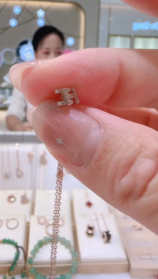 18K金镶嵌合成立方氧化锆耳饰耳饰