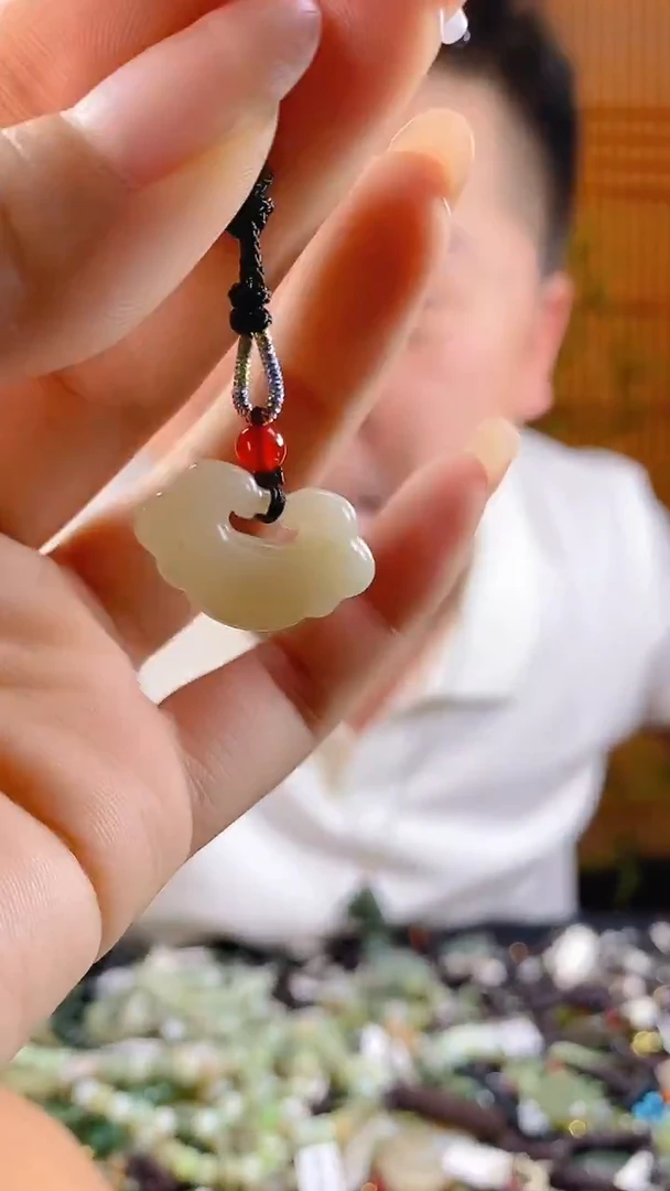 和田玉未镶嵌颈饰多样性发货，拍一发一