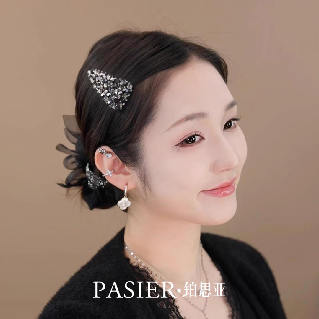 韩国新款7cm三角形捷克钻边夹CC1723