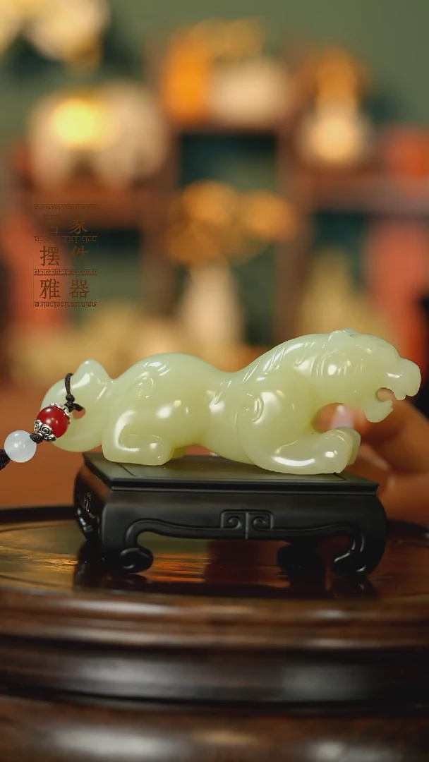 玉《虎虎生威伏虎》摆件