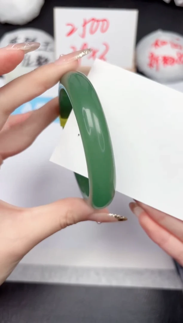 【闪购商品】石英质玉手镯未镶嵌25-58.1